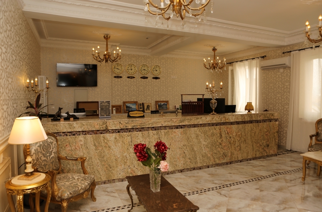 Hôtel de l'Étoile - Tour d'Hôtel